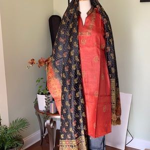 NWOT indian raw / khadi silk salwar kameez lined stunning full size Dupatta M